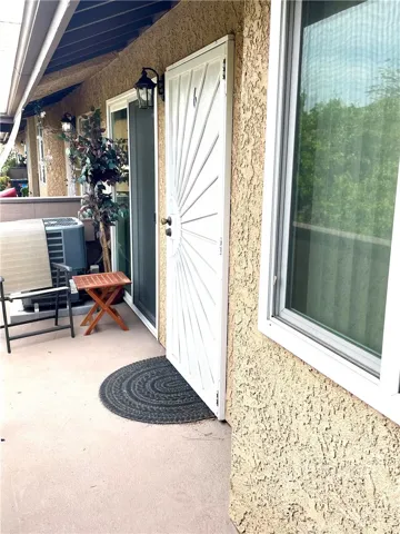 14819 Sherman Way 6, Van Nuys, California 91405