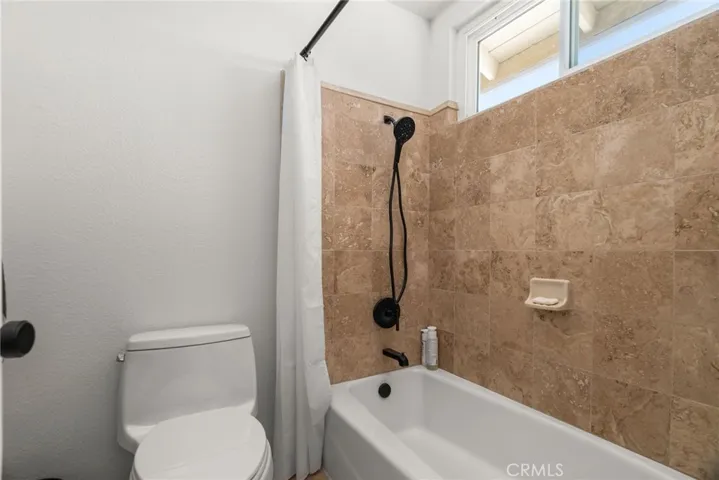 452 E Avalon Court, Upland, California 91784