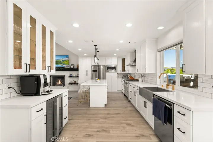 452 E Avalon Court, Upland, California 91784