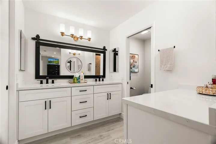 452 E Avalon Court, Upland, California 91784
