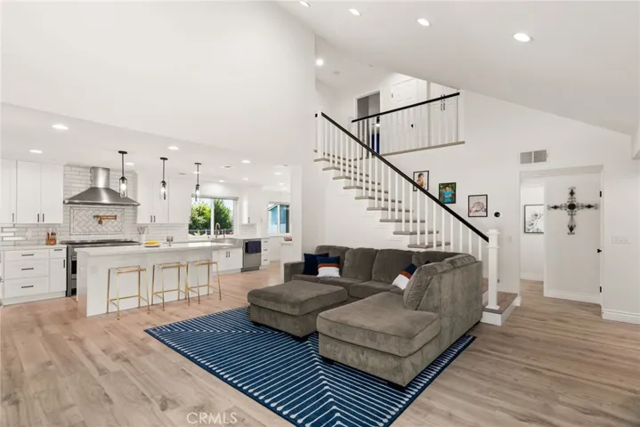 452 E Avalon Court, Upland, California 91784