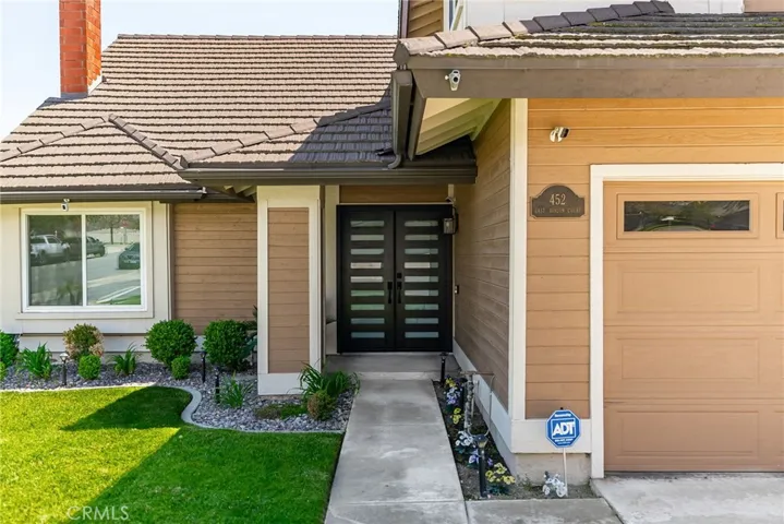 452 E Avalon Court, Upland, California 91784