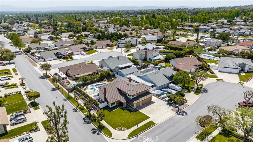 452 E Avalon Court, Upland, California 91784