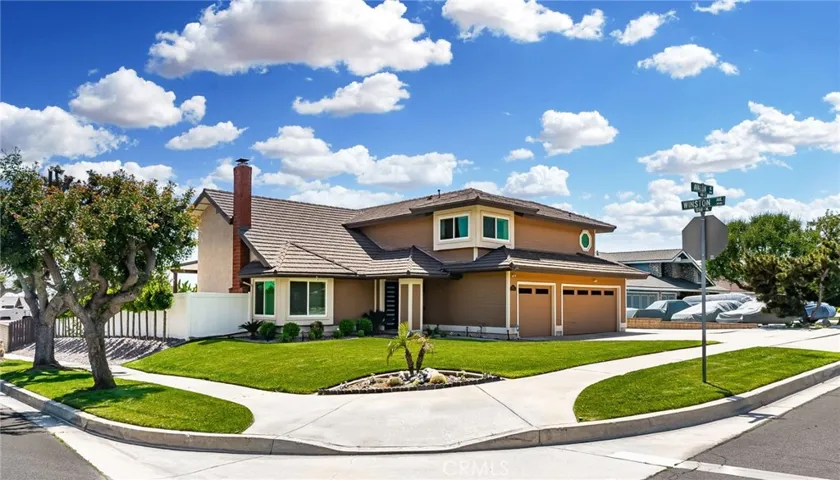 452 E Avalon Court, Upland, California 91784