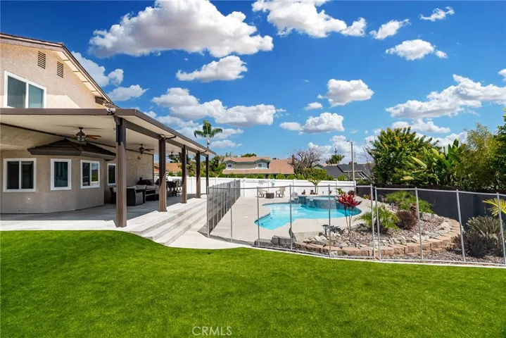 452 E Avalon Court, Upland, California 91784