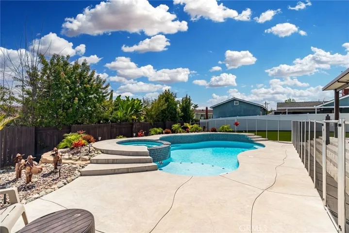 452 E Avalon Court, Upland, California 91784