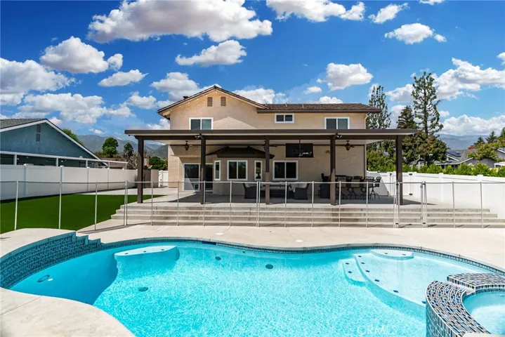 452 E Avalon Court, Upland, California 91784