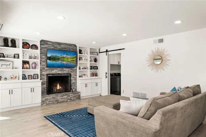 452 E Avalon Court, Upland, California 91784