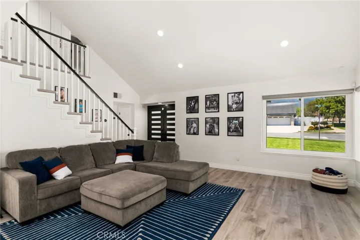 452 E Avalon Court, Upland, California 91784