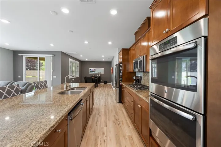 15516 Vanilla Bean Lane, Fontana, California 92336