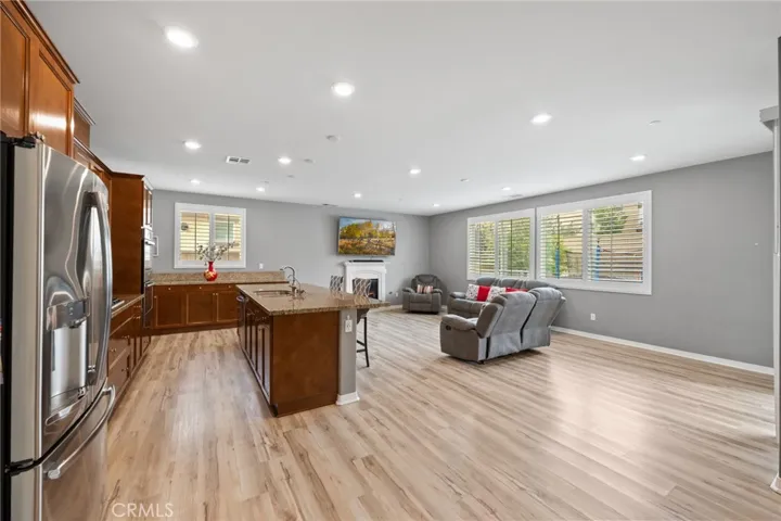 15516 Vanilla Bean Lane, Fontana, California 92336