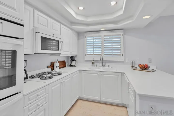 12513 El Camino Real A, San Diego, California 92130
