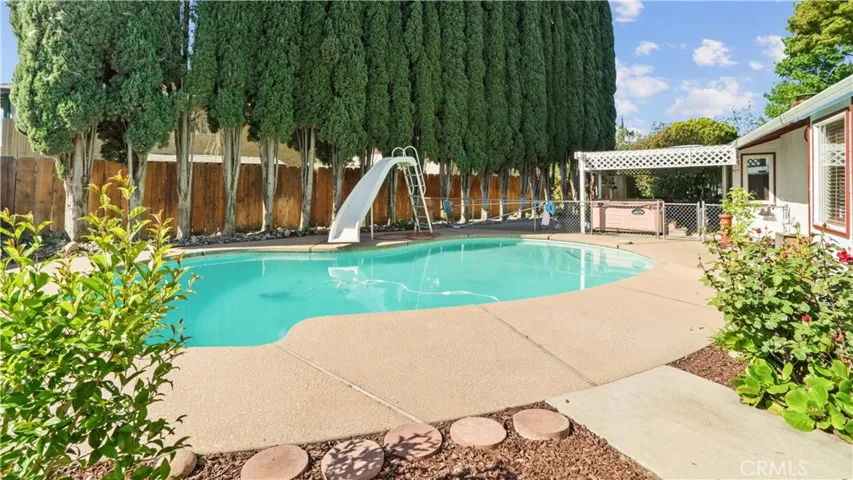 4 Cecil Place, Chico, California 95928