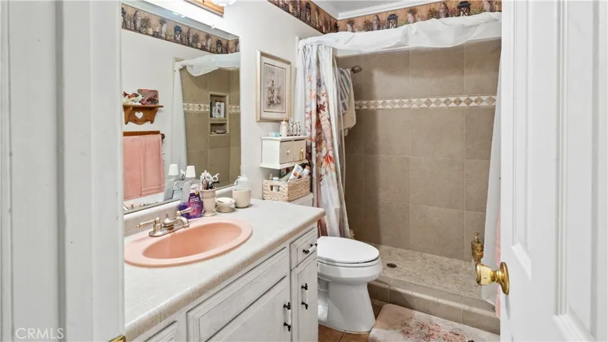 4 Cecil Place, Chico, California 95928