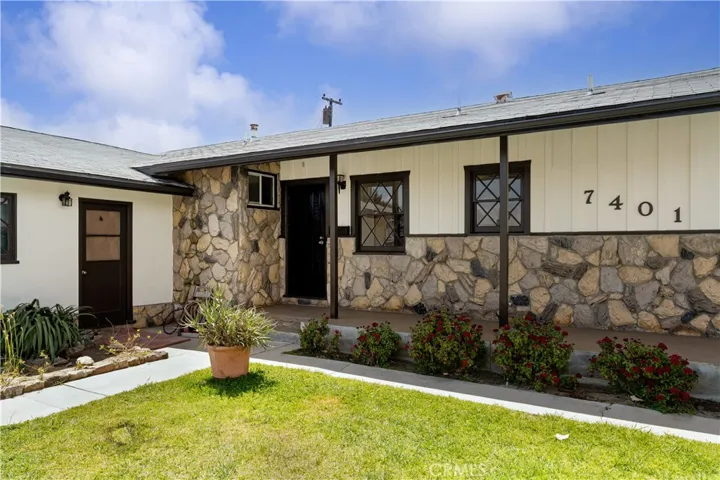 7401 Colombia Drive, Buena Park, California 90620