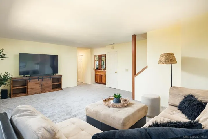 4920 Beaumont Dr, La Mesa, California 91941