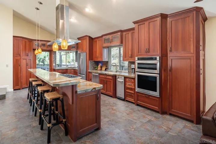 4920 Beaumont Dr, La Mesa, California 91941