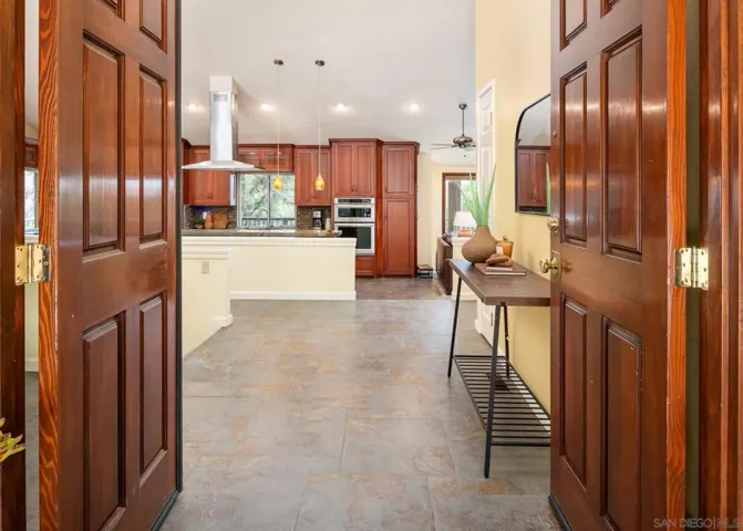 4920 Beaumont Dr, La Mesa, California 91941