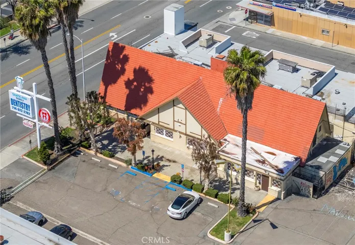 1317 N Main Street, Santa Ana, California 92701
