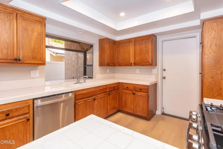 985 Hawthorne Ln-8151