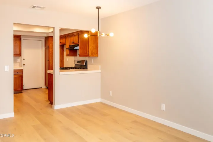 985 Hawthorne Ln-8158