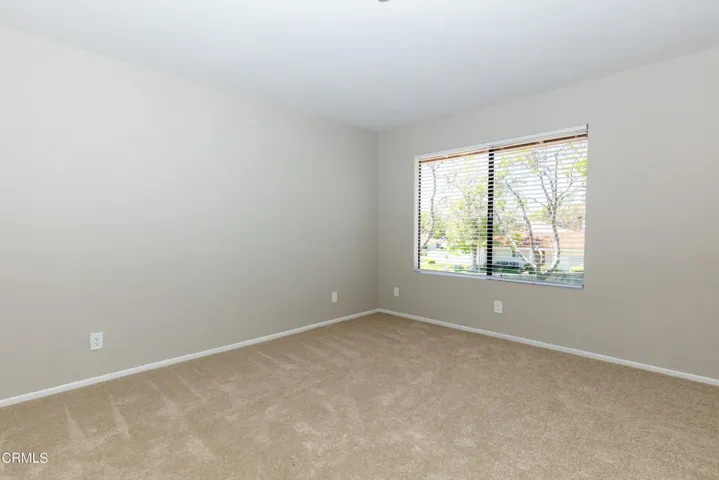 985 Hawthorne Ln-8218