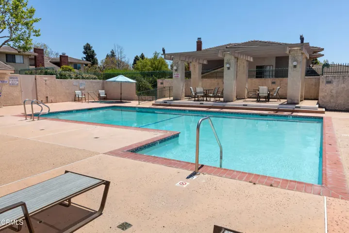 985 Hawthorne Ln-8242