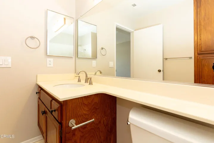 985 Hawthorne Ln-8219