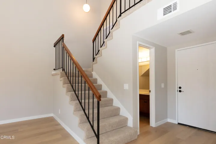 985 Hawthorne Ln-8236