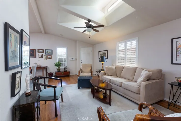 10681 Oak Street 107, Los Alamitos, California 90720