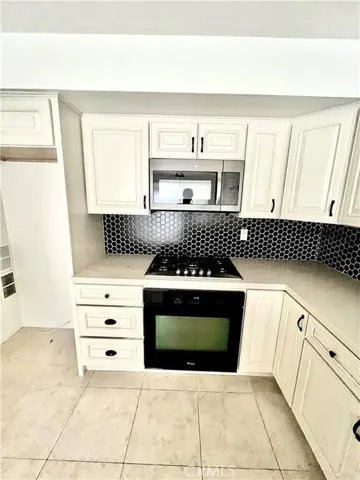 10 Brisbane Way, Irvine, California 92612