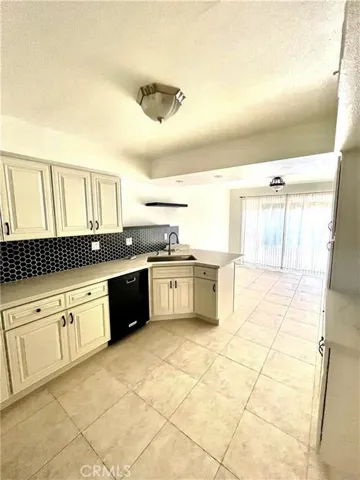 10 Brisbane Way, Irvine, California 92612