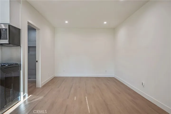 7741 Paso Robles Avenue, Lake Balboa, California 91406