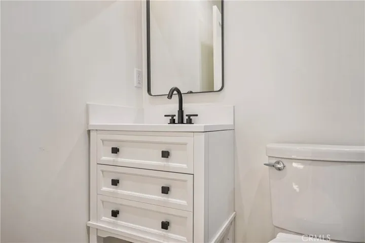 7741 Paso Robles Avenue, Lake Balboa, California 91406