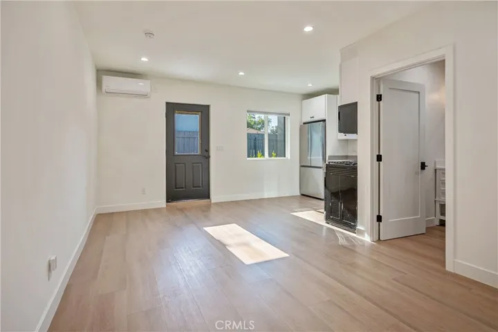 7741 Paso Robles Avenue, Lake Balboa, California 91406