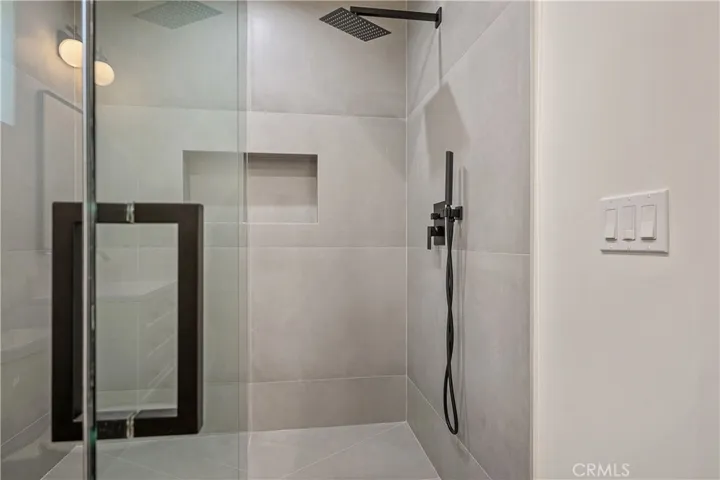 7741 Paso Robles Avenue, Lake Balboa, California 91406