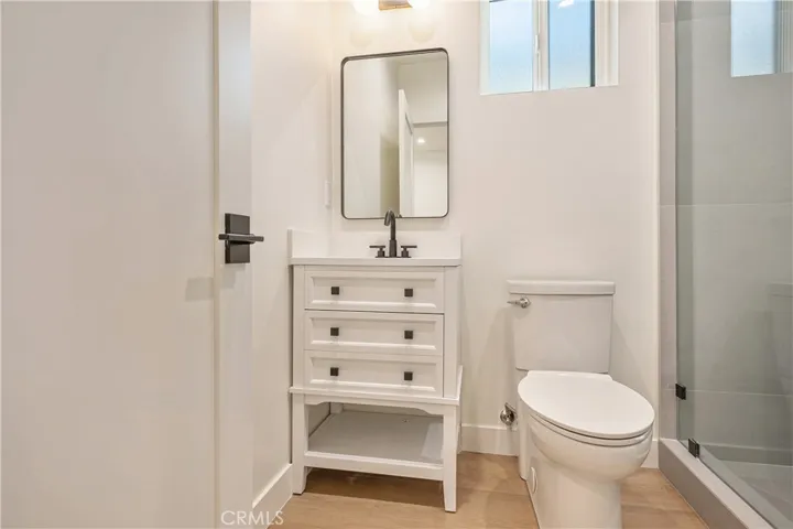 7741 Paso Robles Avenue, Lake Balboa, California 91406