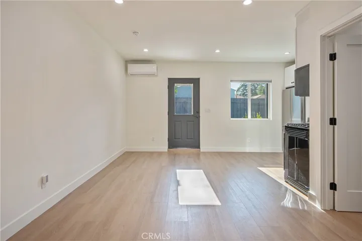 7741 Paso Robles Avenue, Lake Balboa, California 91406