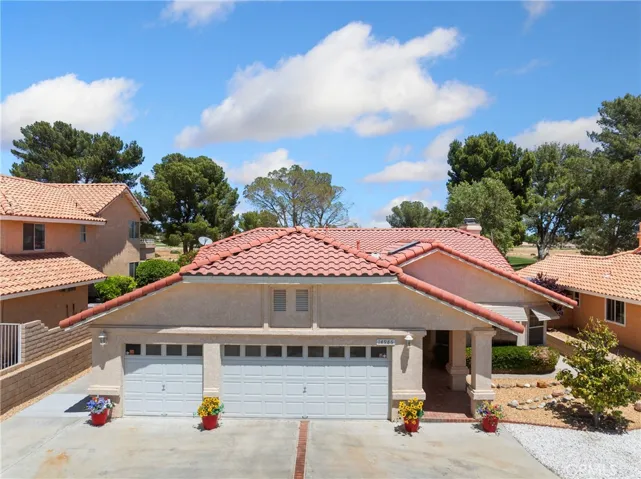 Welcome to 14986 Shady Elm Lane