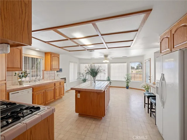 As you can see the full kitchen has golf course view as well.