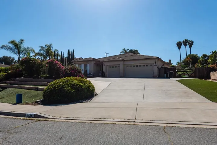 1435 Logan Ct, Escondido, California 92027