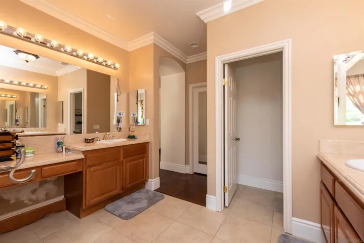 1435 Logan Ct, Escondido, California 92027