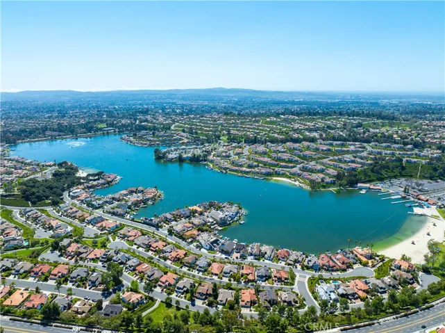 Enjoy the many amenities of Lake Mission Viejo from 4th of July Fireworks, Summer Concerts, Beaches, Fishing and boating.