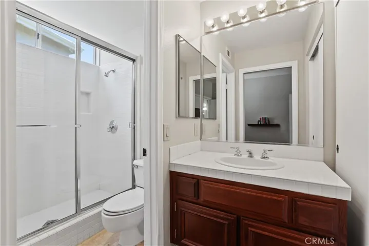 Downstairs Guest Full Bathroom with shower/tub