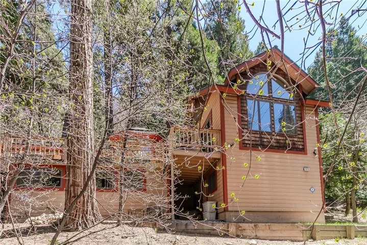 475 Blue Jay Canyon Road, Blue Jay, California 92317