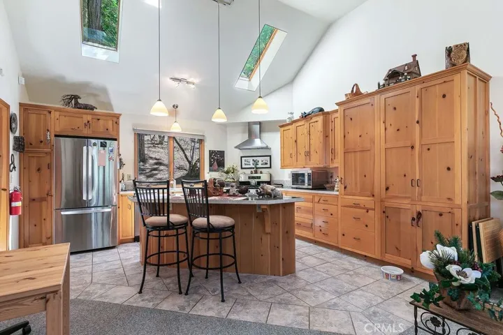 475 Blue Jay Canyon Road, Blue Jay, California 92317