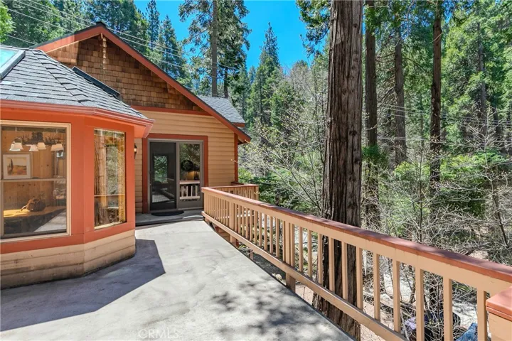 475 Blue Jay Canyon Road, Blue Jay, California 92317