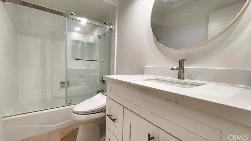 2nd bathroom upstair