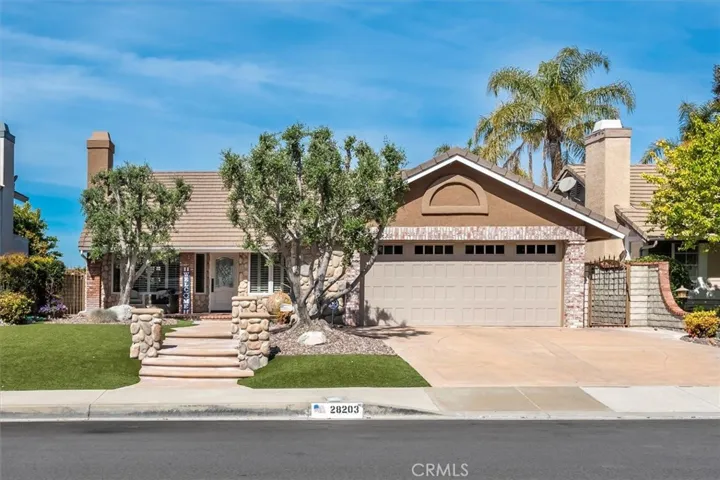 28203 Tamarack Lane, Saugus, California 91390