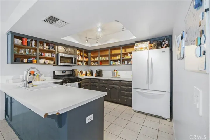 5670 West Mall, Atascadero, California 93422
